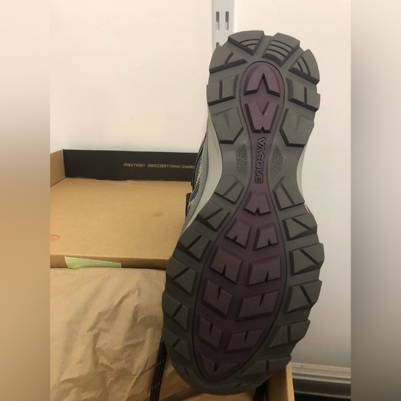 Waterproof Hiking boot *NWT* - Picture 5 of 7